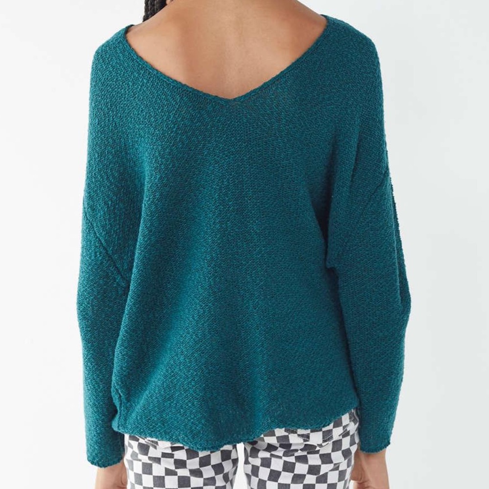 UO Reversible V-Neck Sweater